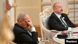 ფაშინიანი და ალიევი დსთ-ს ქვეყნების ლიდერების სამიტზე დუშანბეში. 2025 წლის 4 ნოემბერი