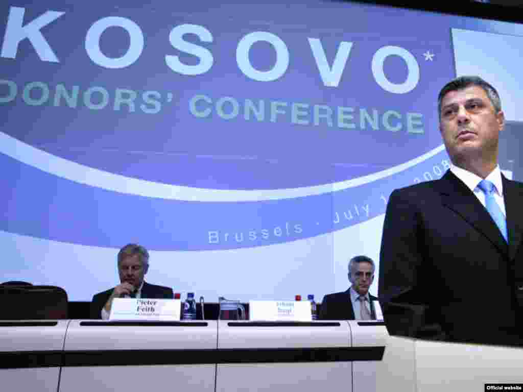 Kryeministri Thaçi merr pjesë në Konferencën e Donatorëve... - Kosovo