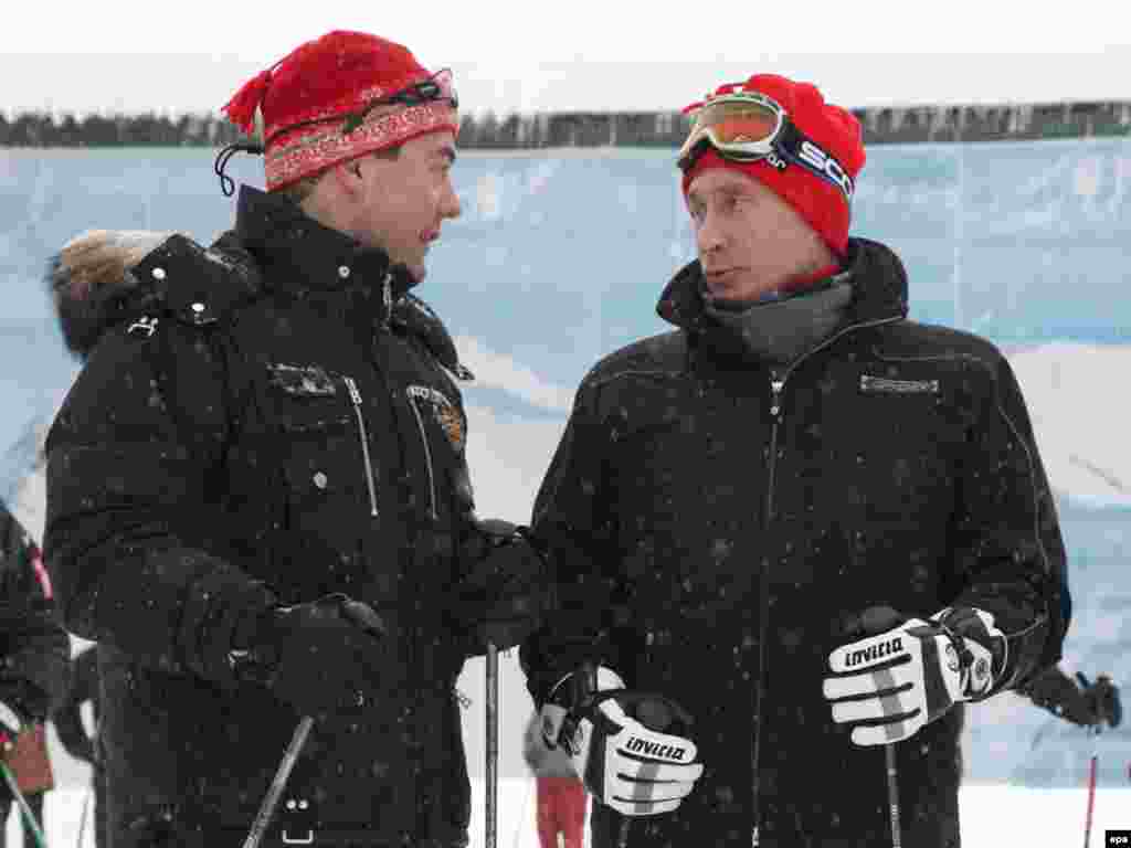 Rusija - Skijaški centar Sochi - Predsjednik Rusije Dmitri Medvedev i ruski premijer Vladimir Putin na skijanju, neposredno pred kulminaciju ukrajinsko - ruske gasne krize.
