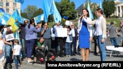 Пресс-секретарь МИД Украины Марьяна Беца на митинге в поддержку Ильми Умерова в Киеве 