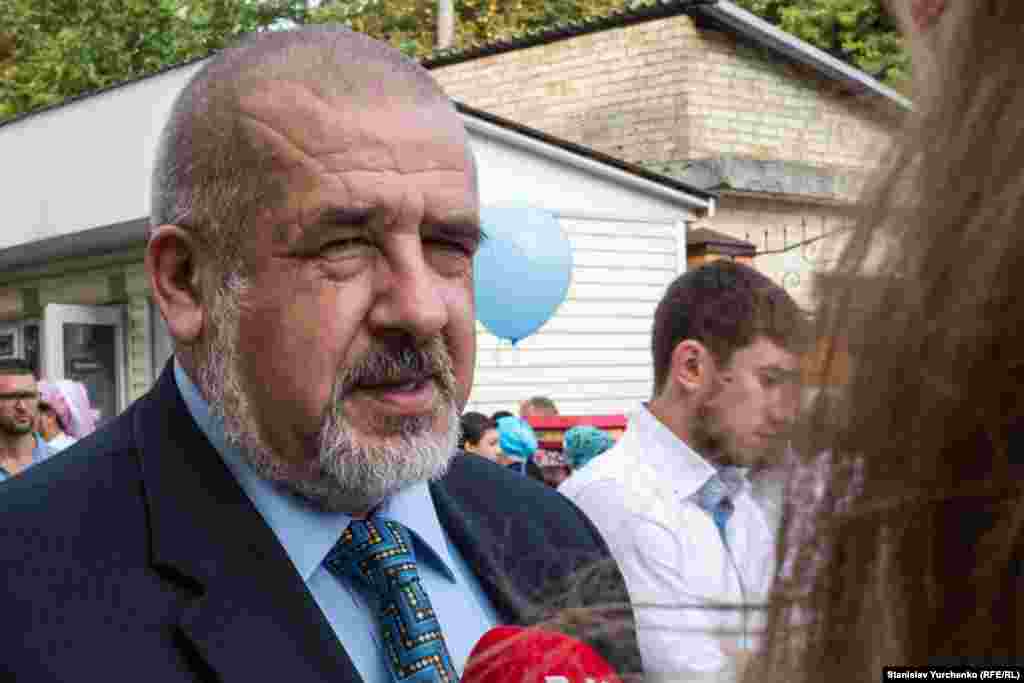 Кырымтатар мәҗлесе рәисе Рефат Чубаров гает намазыннан соң