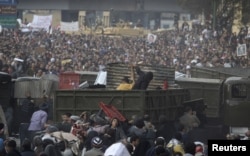 Каирдегі Тахрир алаңындағы үкіметке қарсы наразылық акциясы. 2 ақпан 2011 жыл.