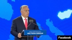 Orbán Viktor beszédet tart a Nemzeti Közszolgálati Egyetemen 2024. szeptember 25-én