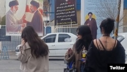 دختران جوان در تبریز