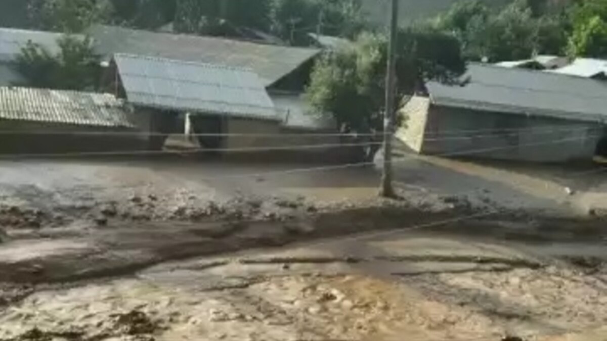 Пагода амондара. Селевые потоки в Пенджикенте. Сел дар Амондара. Амондара Таджикистан. Сел дар дехаи Амондара.