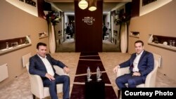 Zoran Zaev i Aleksis Cipras prilikom susreta u Davosu