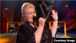 Наіда Абановіч. Скрыншот зь відэа выступу на конкурсе.