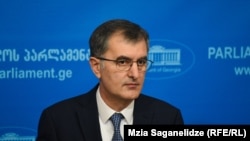 სოზარ სუბარი, დამოუკიდებელი დეპუტატი