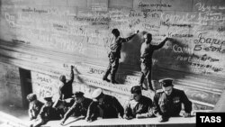 PHOTOGALLERY: When Walls Talk: The Graffiti From History