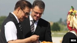 Архивска фотографија: Индискиот милијардер Субрата Рој ја посети Македонија и се сретна со вицепремиерот и министер за финансии Зоран Ставрески на 15 јуни 2012 година.