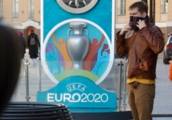 Годинник, що відлічував час до початку «Євро-2020». Деякі матчі мали пройти тут. Санкт-Петербург, Росія, 16 березня 2020 року