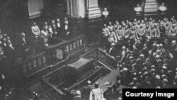 Ședința Parlamentului României din 1919 (Foto: Biblioteca Centrală Universitară, Iași)