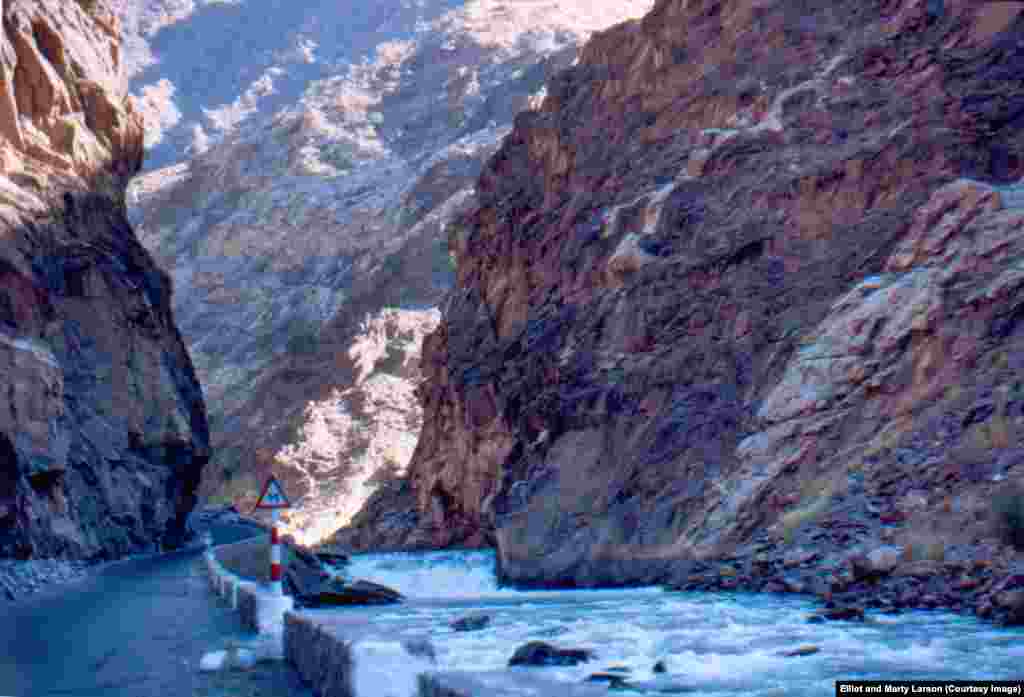 The Kabul Gorge, photographed during a road trip outside&nbsp;Jalalabad. This road is one of the few places in Afghanistan that could be considered as&nbsp;dangerous then as it is now, with car crashes&nbsp;taking a tremendous toll.