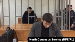 Руководителя чеченского отделения "Мемориала" Титиева доставили в Верховный суд ЧР