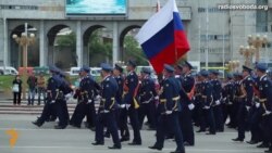 Світ у відео: У Бішкеку киргизькі та російські війська провели репетицію параду перемоги
