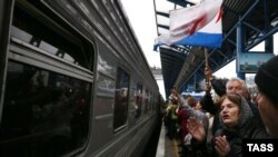 Російський пасажирський поїзд «Таврія» з Санкт-Петербурга прибув до Севастополя. 25 грудня 2019 року