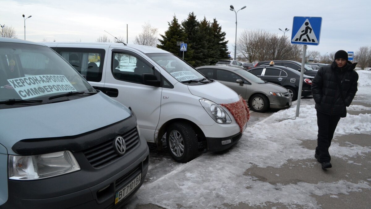 С «большой земли» в Крым все еще можно уехать автобусом