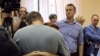 Аляксей Навальны падчас вынясеньня прысуду