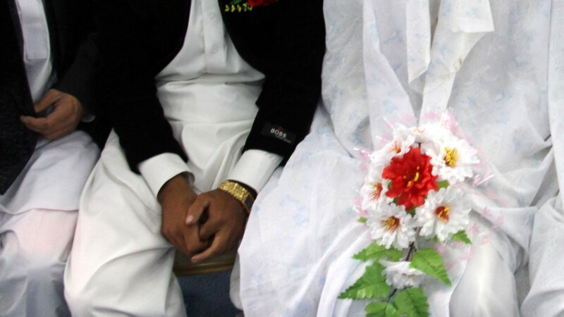 تعدادی از خانواده ها در شهرک سبز هرات دختران خُرد سال خود را به نام ازدواج فروخته اند