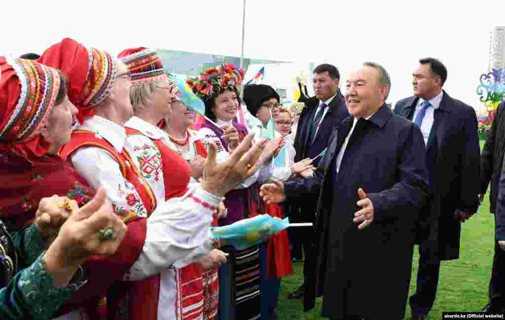 Президент Казахстана Нурсултан Назарбаев участвовал в праздничном мероприятии в Астане. 1 мая 2018 года.