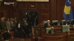 Kosovo izabralo predsednicu posle dogovora u poslednjem času koji je obuhvatio Zakon o Specijalnom sudu