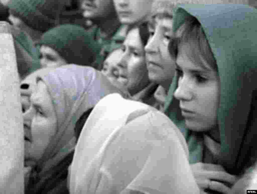 Кыргызстанда бир миллионго чукул православ христиандар жашайт. - В Кыргызстане 7 января православные христиане празднуют Рождество.