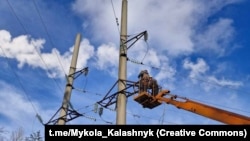 Ремонтні роботи після російських атак на енергетику, Київська область, 11 січня 2026 року