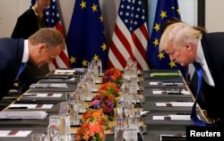 Президент Европейского совета Дональд Туск и президент США Дональд Трамп. Брюссель, 25 мая 2017 года.