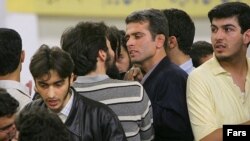 عکس مربوط به گردهمایی دانشجویان دانشگاه امیر کبیر