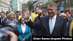  Klaus Iohannis printre liberali