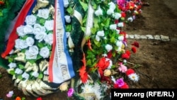 Надпись на венке: «От Государственного совета Крыма»