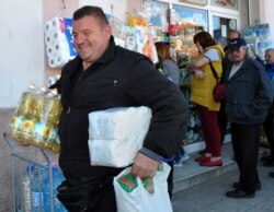 Mai multă lume a dat buzna în magazine, după anunțul autorităților de la Sofia