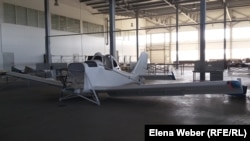 Недостроенный самолет «Фермер-2», который, как заявлялось, создавался для обработки полей химикатами. Карагандинская область, 9 августа 2016 года.