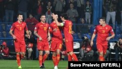 Crnogorski fudbaleri tokom meča sa Engleskom