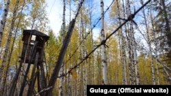 Полуразрушенная вышка в одном из бывших лагерей сталинского ГУЛАГа