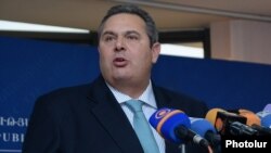 грчкиот министер за одбрана Панос Каменос