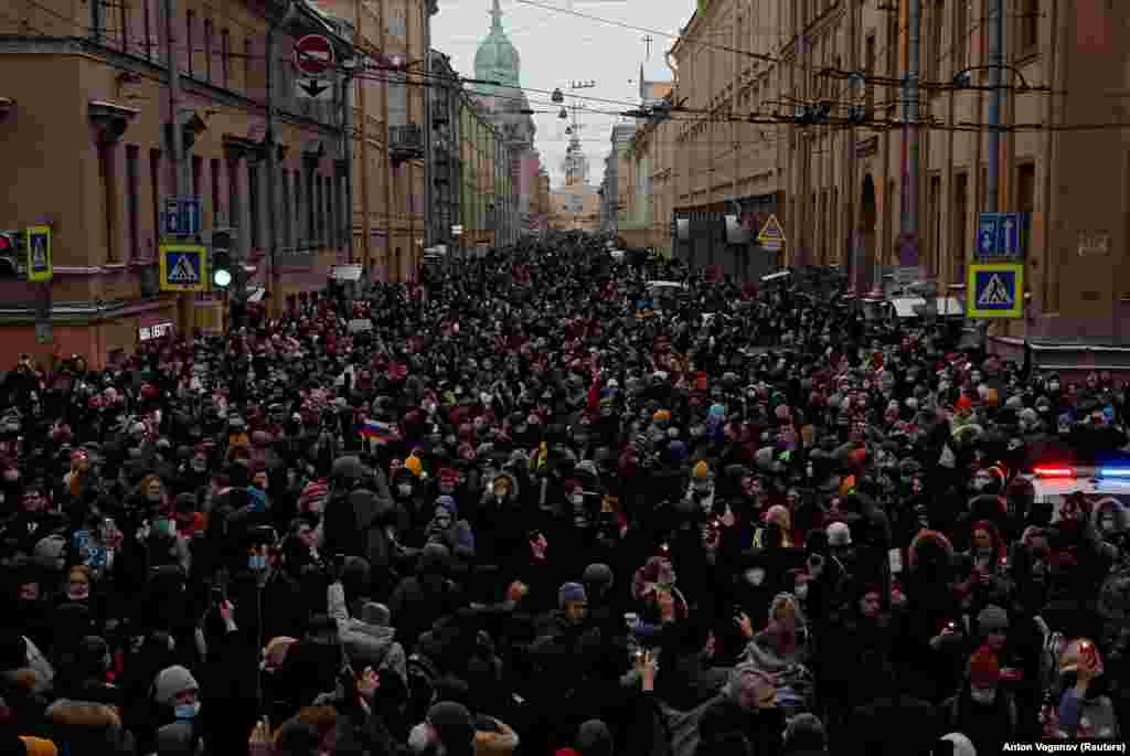 Szentpétervárott is hatalmas tömeg gyűlt össze a Navalnij melletti tüntetésen január 31-én. &nbsp;