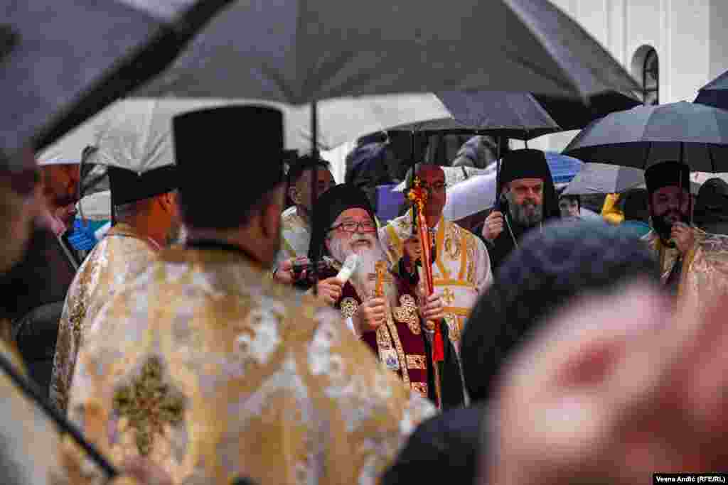 Mitropolit Hrizostom otpušten je 10. decembra iz bolnice u Beogradu, gde se lečio od COVID-19.