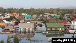 Сотрудниками МЧС и Министерства обороны Южной Осетии передали на нужды пострадавших от наводнения на Дальнем Востоке России свою трехдневную зарплату