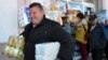 Националният оперативен щаб предлага да се разредят опашките пред магазините и учрежденията
