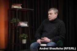 Лабковіч падчас размовы ў віленскай студыі Свабоды