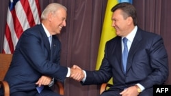 U.S. Vice President Joe Biden (left) at a 2009 meeting with Viktor Yanukovych, who was then in the opposition, in Kyiv