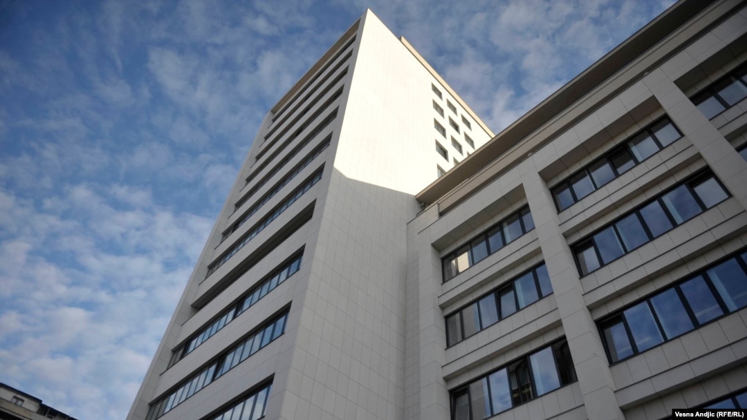 Posebno odeljenje za organizovani kriminal Višeg suda u Beogradu ukinulo je pritvor sedmorici osumnjičenih koji su uhapšeni 1. jula u okviru istrage privrednog društva “Jovanjica” i oni će se u nastavku postupka braniti sa slobode, potvrđeno je u tom sudu za RSE. 