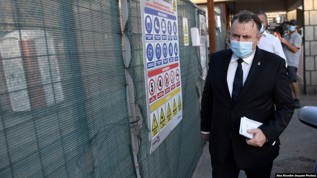 Ministrul Sănătății, Nelu Tătaru, vizitează spitalul modular Brașov pentru tratarea pacienților infectați cu virusul Covid-19 în Brașov