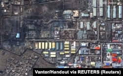 له سپوږمکۍ اخیستل شوی انځور ښيي چې د امېد روغتون زیاتره برخه په برید کې ویجاړه شوې ده - د مارچ ۲۰مې انځور.