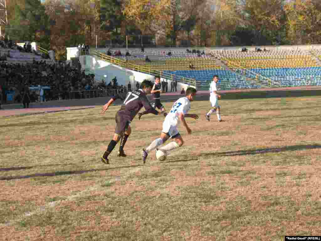 Tajik football team of "Istiqlol" celebrates it victory, 29Nov2010 