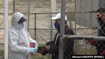 Арбамен жалаңаш ананың суреті