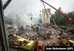 Разрушенный взрывом многоквартирный дом на Каширском шоссе. Москва, 13 сентября 1999 года. От взрыва погибли 124 человека. Этот взрыв называют одним из четырех подрывов жилых домов в городах России в 1999 году