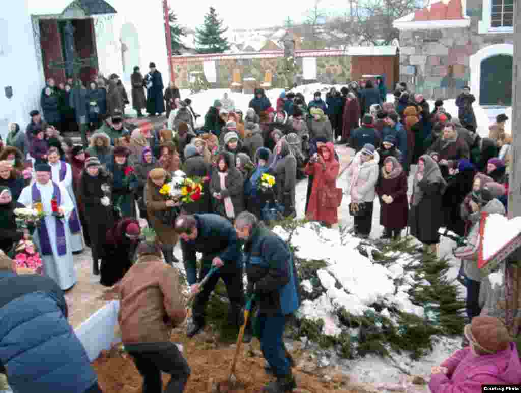 У Віцебску прайшло пахваваньне ксяндза Ёзаса Булькі. Фота — Яўген Самсонаў.