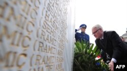 Ivo Josipović u Ahmićima, april 2010.